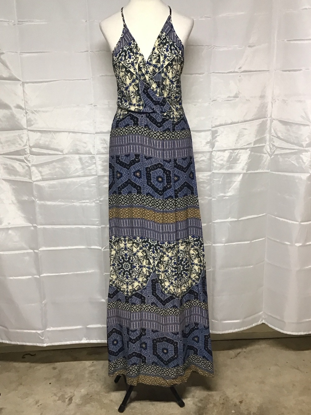 ASTR Blue Multi-Geometric A-Line Halter Maxi Sun Dress Size L